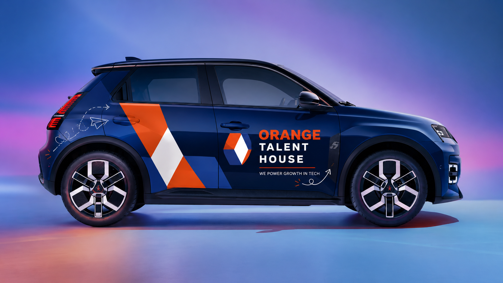 Renault 5 E-Tech met Orange Talent House branding